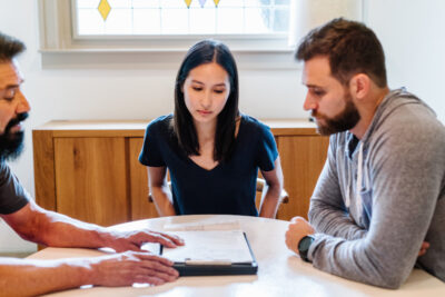 residential moving company talking to homeowners